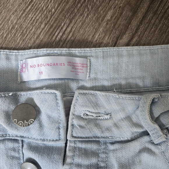 No boundries blue denim shorts with decorative metal revits and button fly J11 - Picture 3 of 3